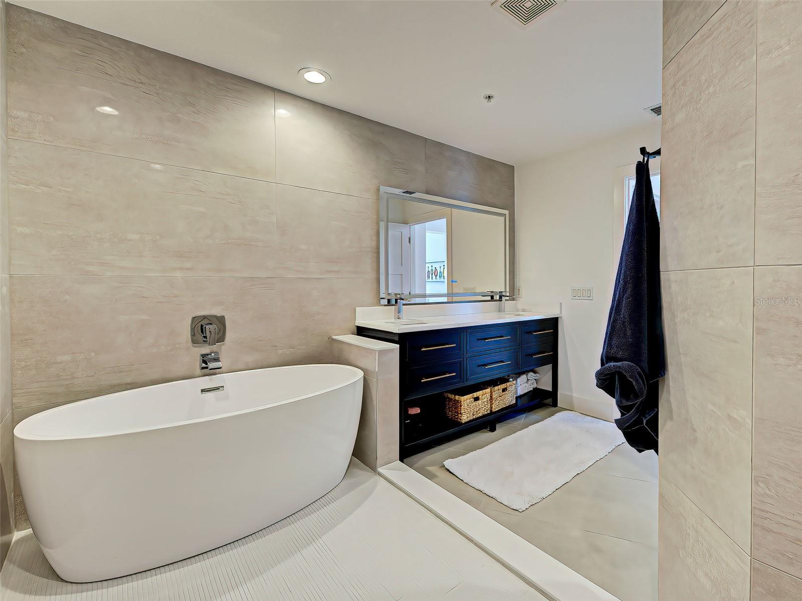 THE HARBOR VILLAS AT DONA BAY - Residential