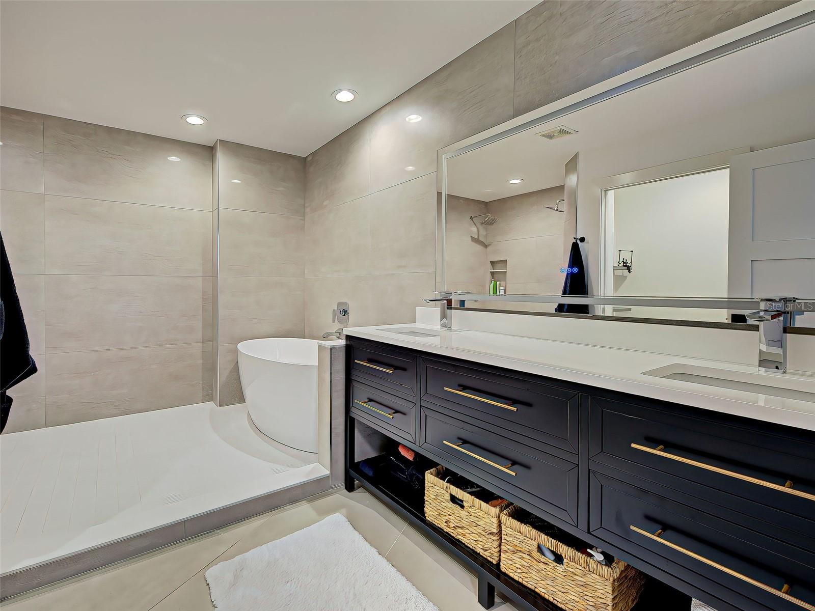 THE HARBOR VILLAS AT DONA BAY - Residential