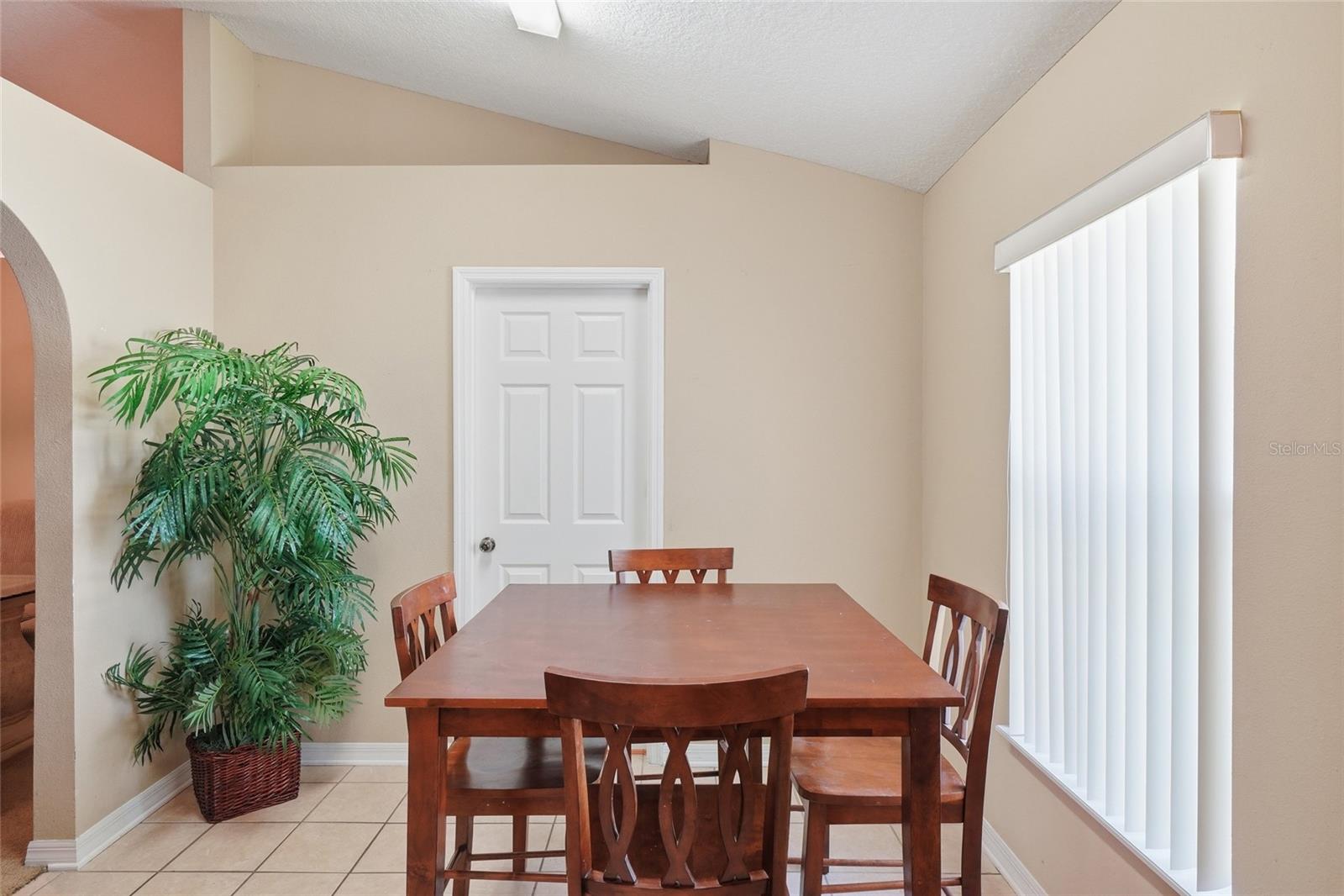 OVERLOOK AT LAKE GRIFFIN - Residential