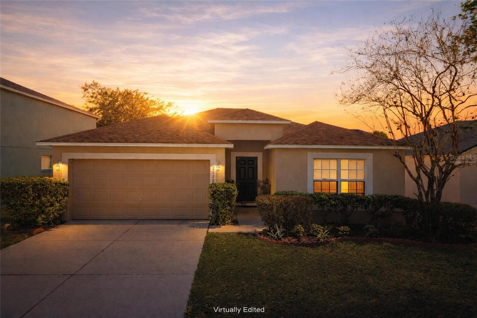 OVERLOOK AT LAKE GRIFFIN - Residential