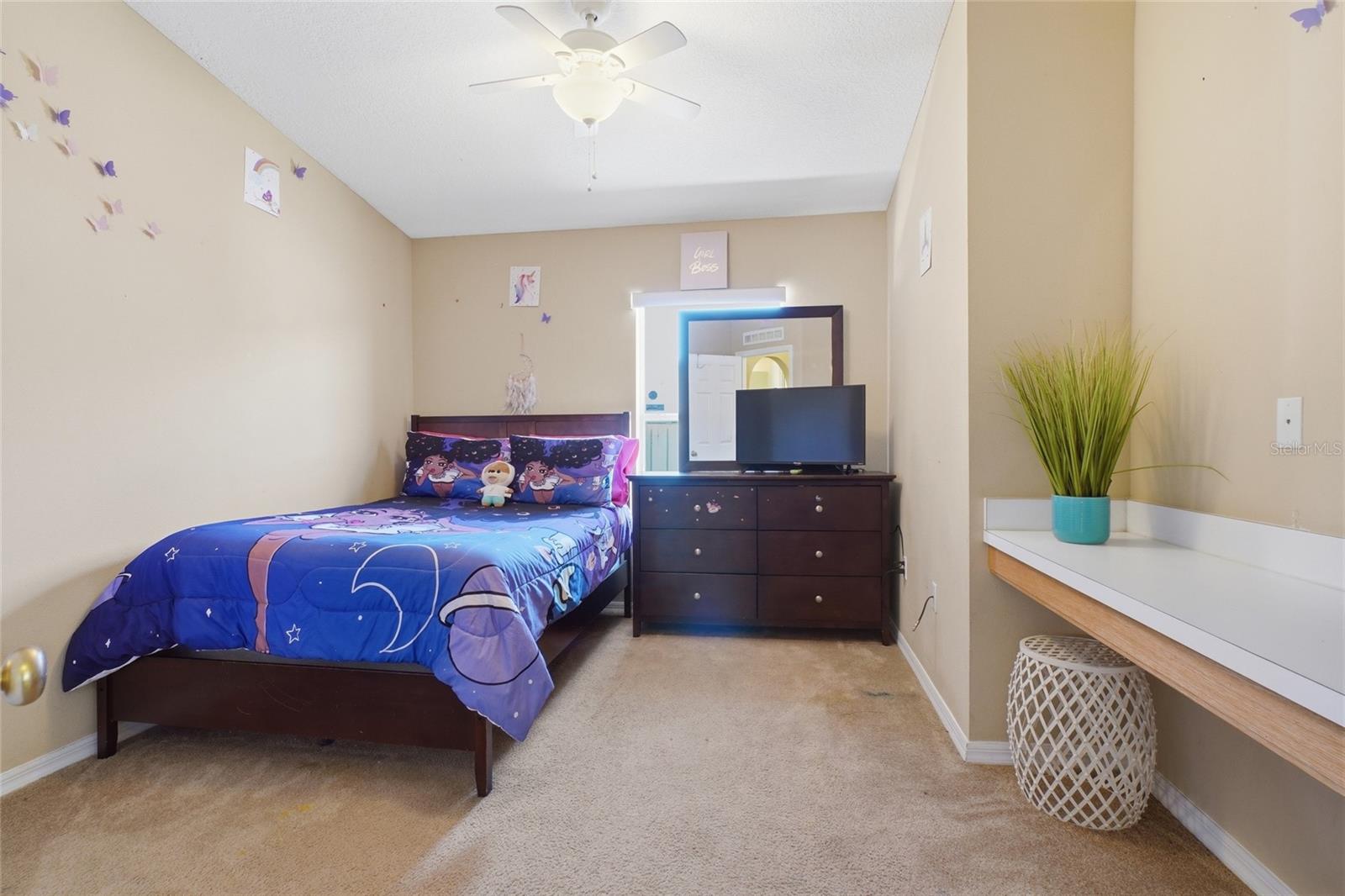 OVERLOOK AT LAKE GRIFFIN - Residential