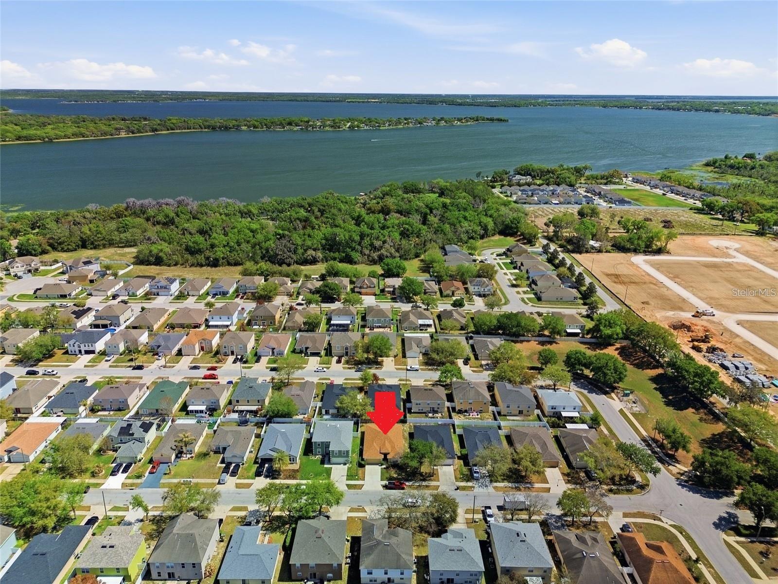 OVERLOOK AT LAKE GRIFFIN - Residential