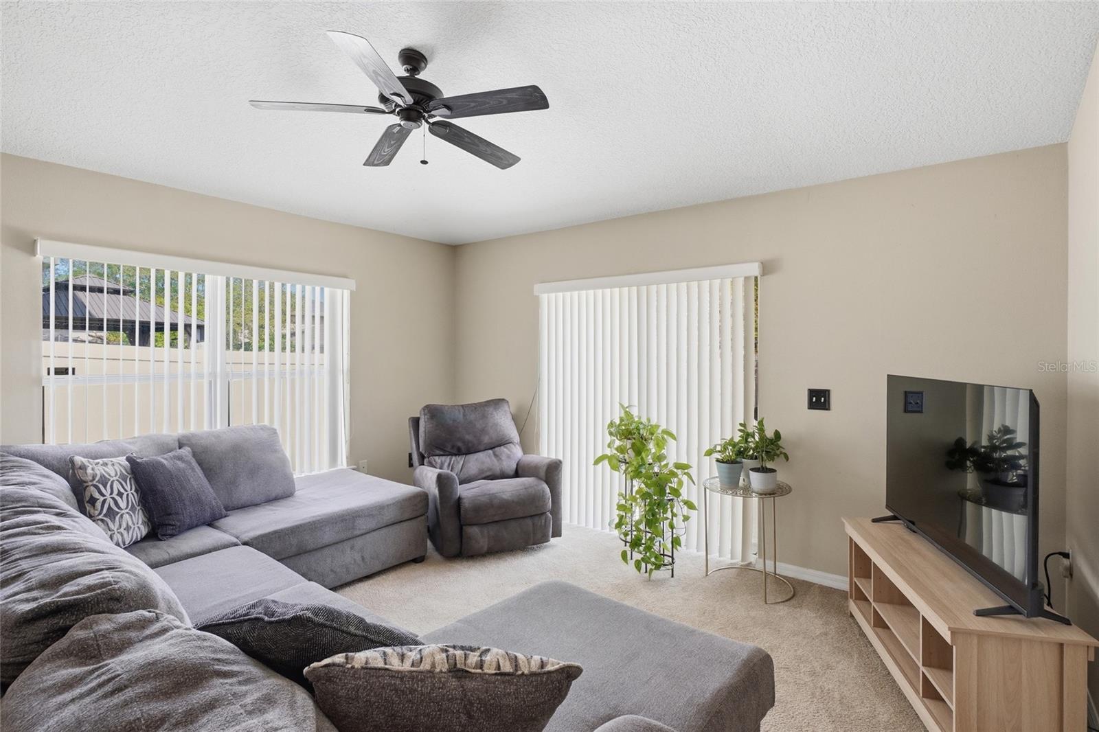 OVERLOOK AT LAKE GRIFFIN - Residential