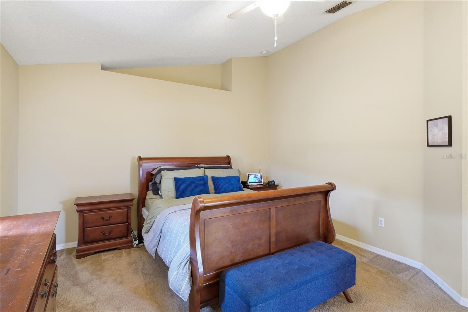 OVERLOOK AT LAKE GRIFFIN - Residential