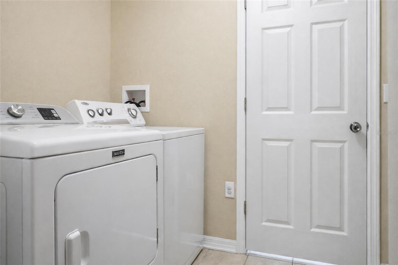 OVERLOOK AT LAKE GRIFFIN - Residential