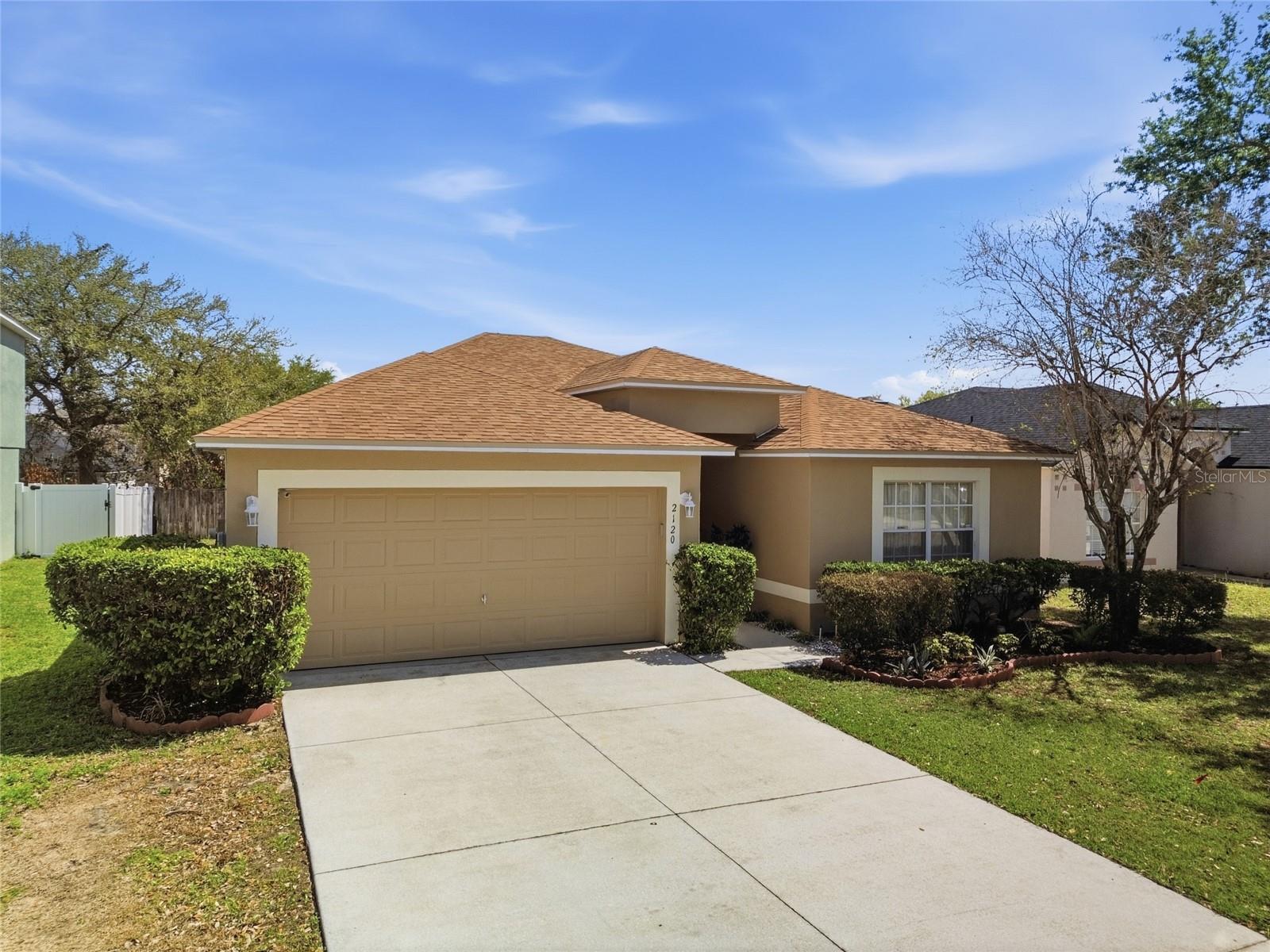 OVERLOOK AT LAKE GRIFFIN - Residential