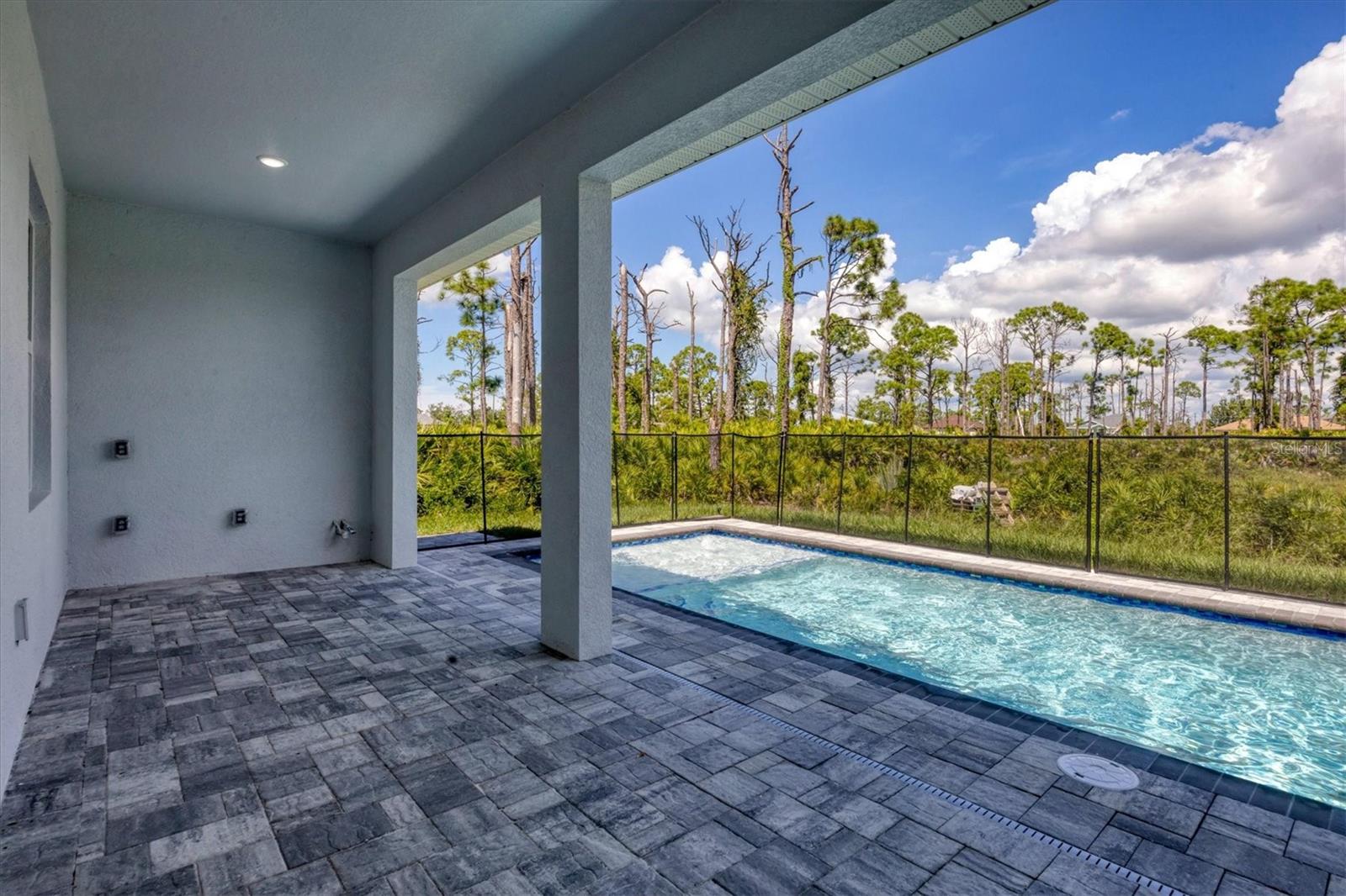 ROTONDA SANDS - Residential
