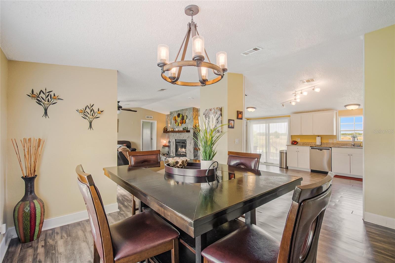 PARADISE COUNTRY ESTATES - Residential