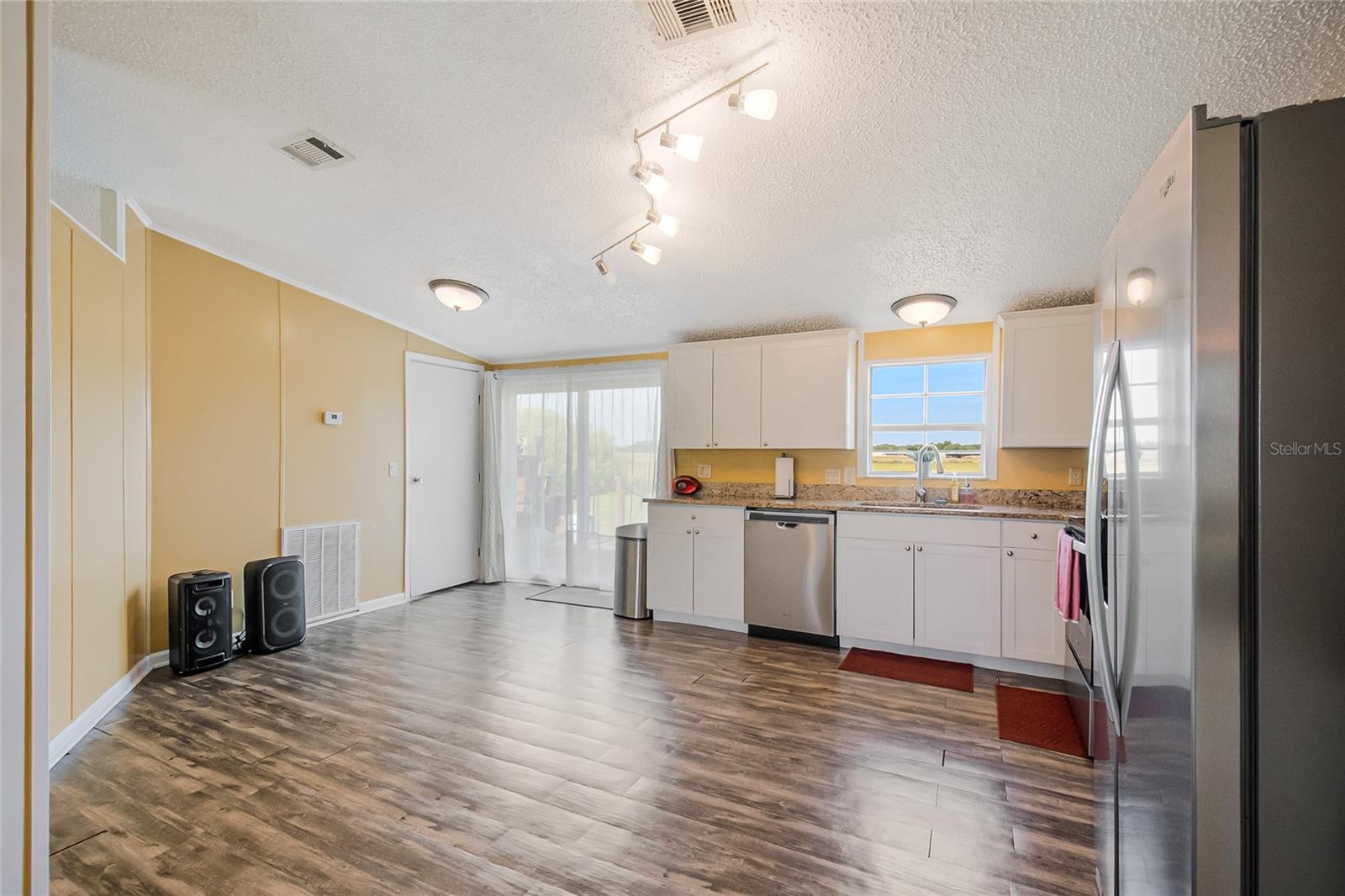 PARADISE COUNTRY ESTATES - Residential