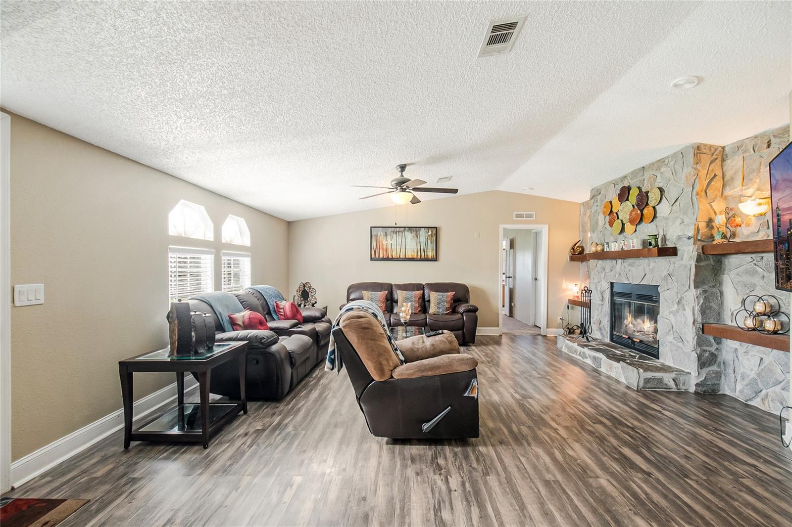 PARADISE COUNTRY ESTATES - Residential