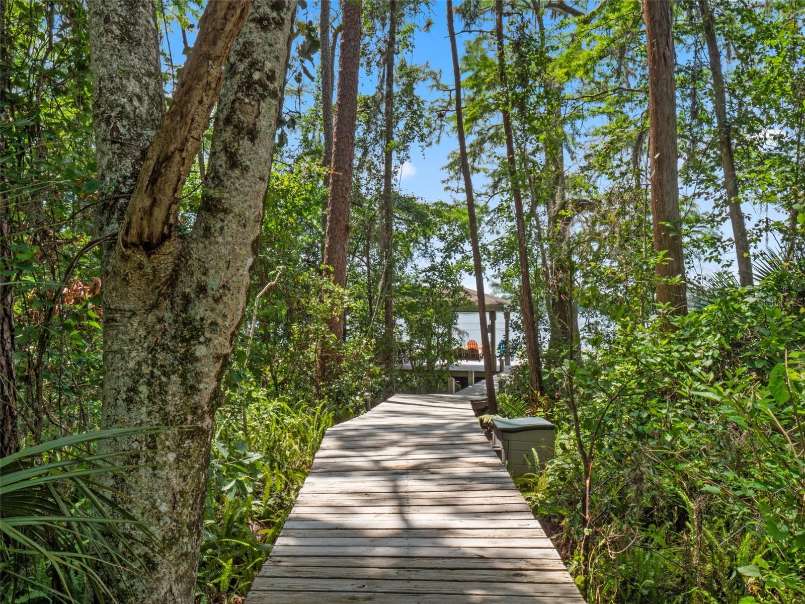 2750 LEE SHORE LOOP
