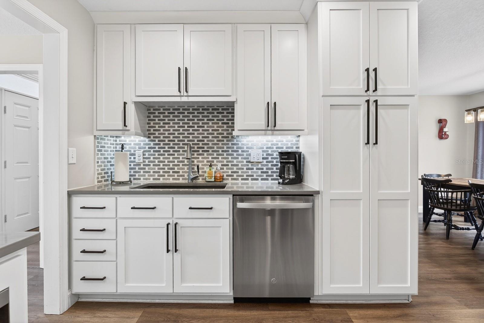 SCOTTSLAND COVE - Residential