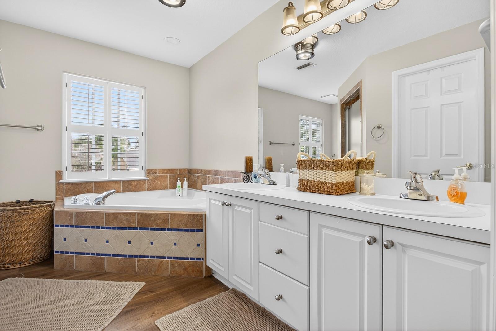 SCOTTSLAND COVE - Residential