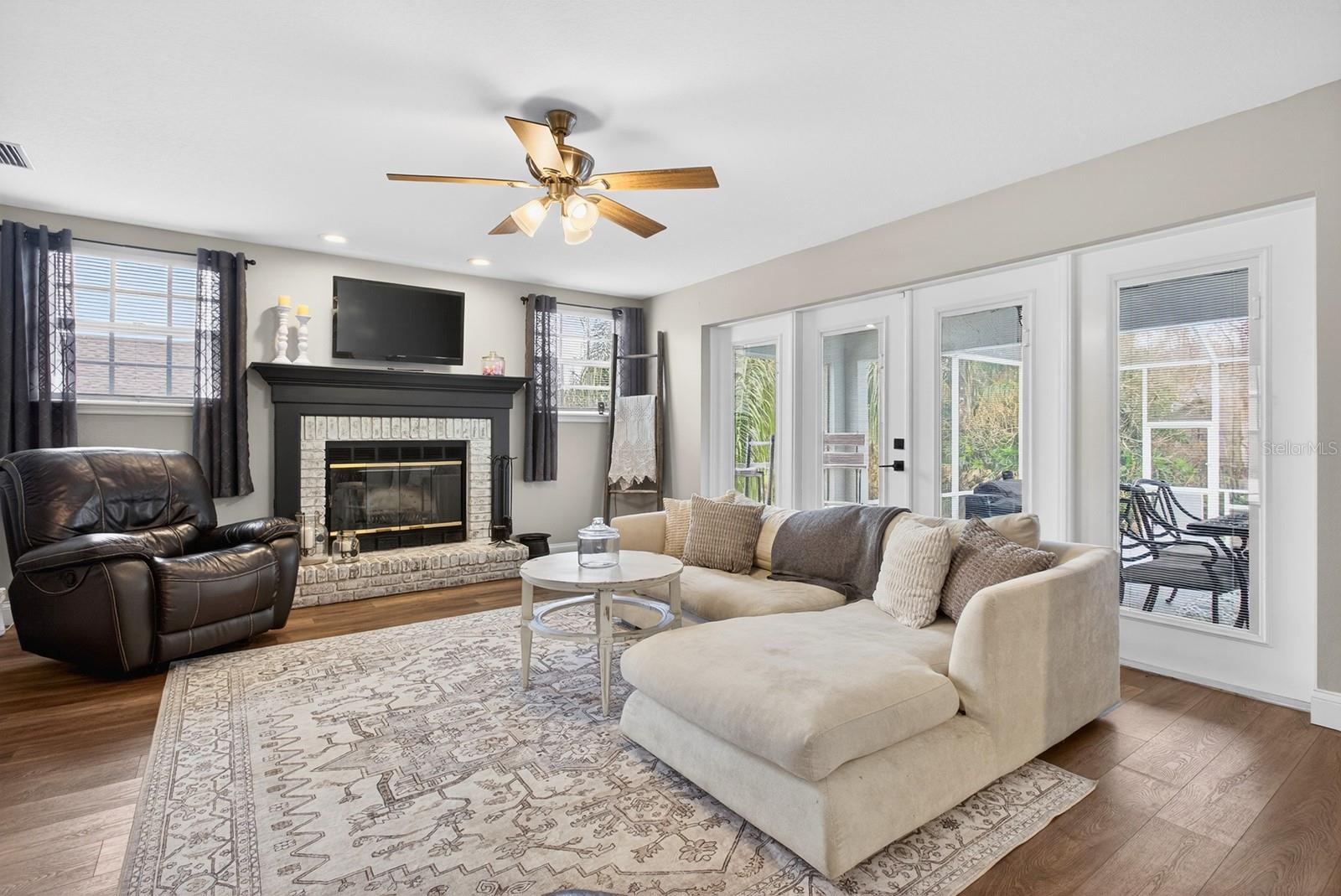 SCOTTSLAND COVE - Residential