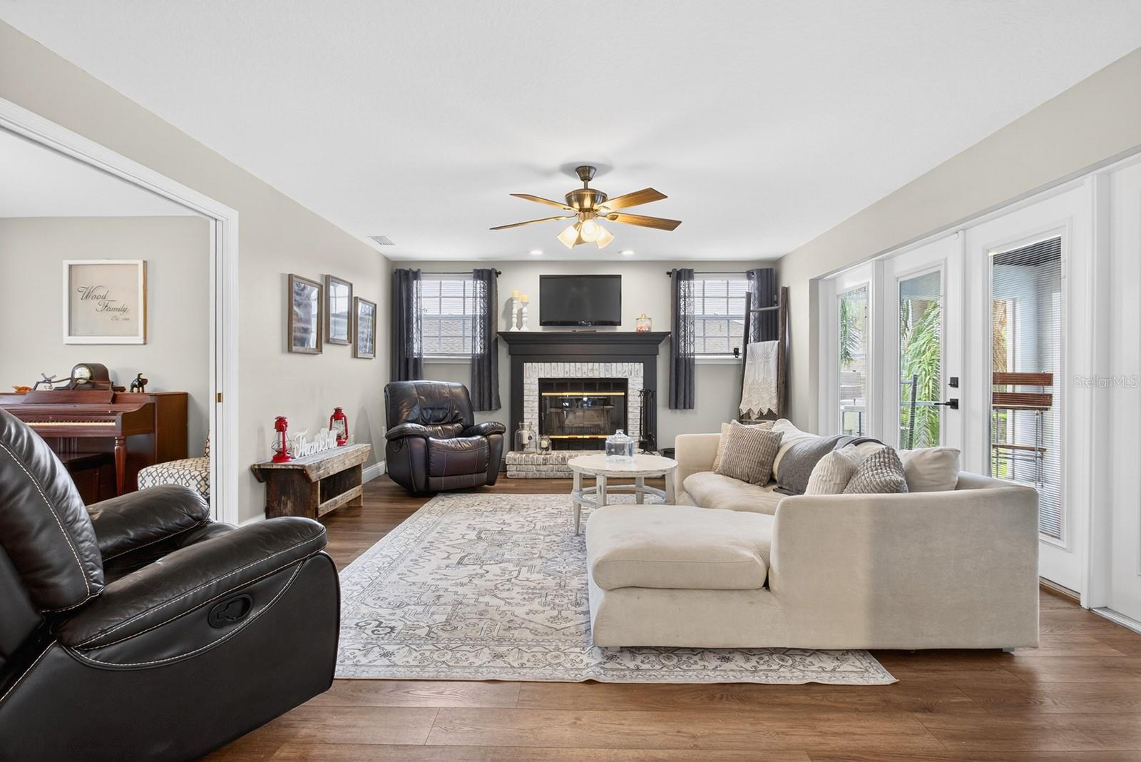 SCOTTSLAND COVE - Residential