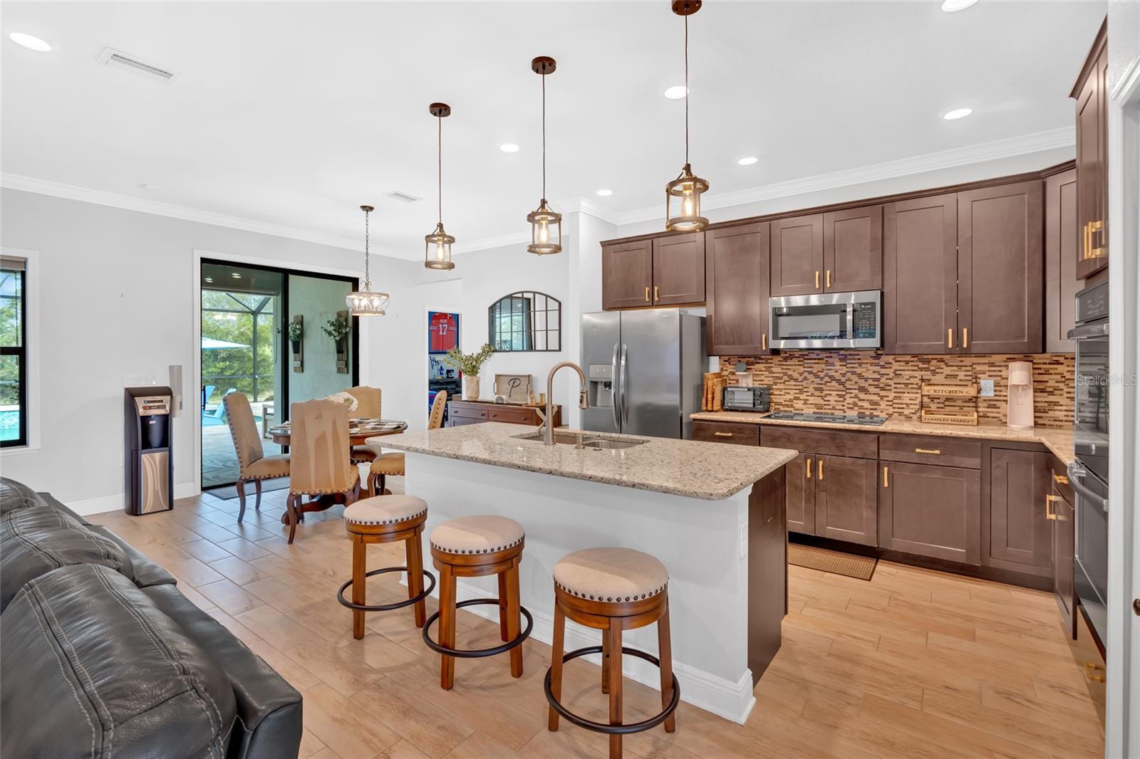 TWIN RIVERS - Residential