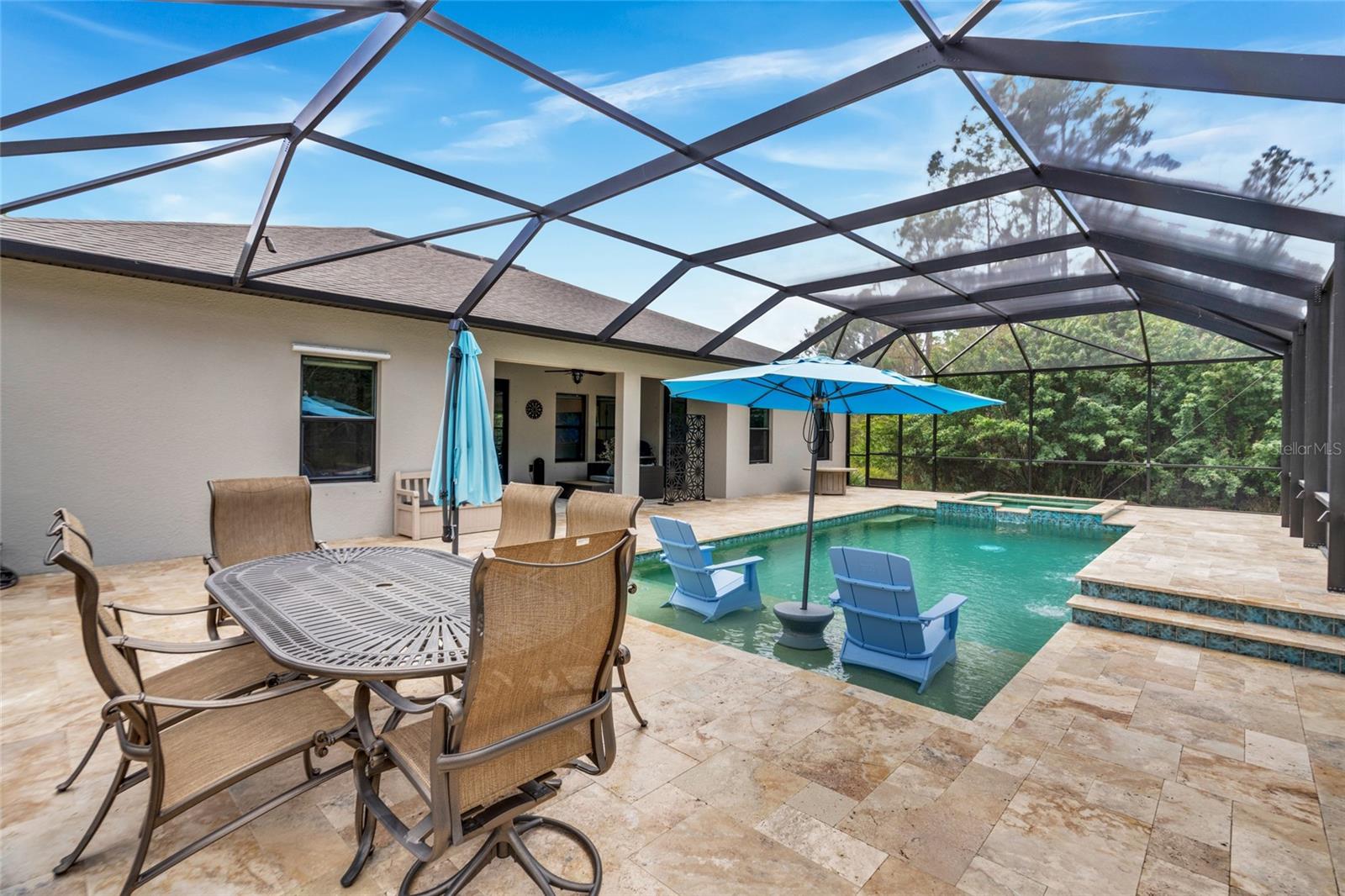 TWIN RIVERS - Residential