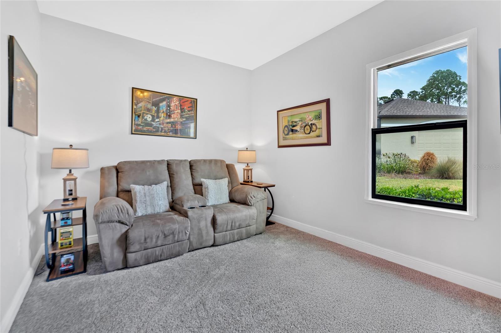 TWIN RIVERS - Residential