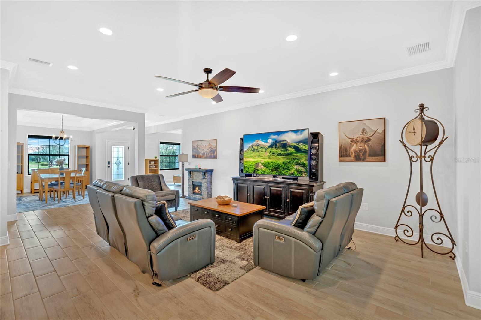 TWIN RIVERS - Residential