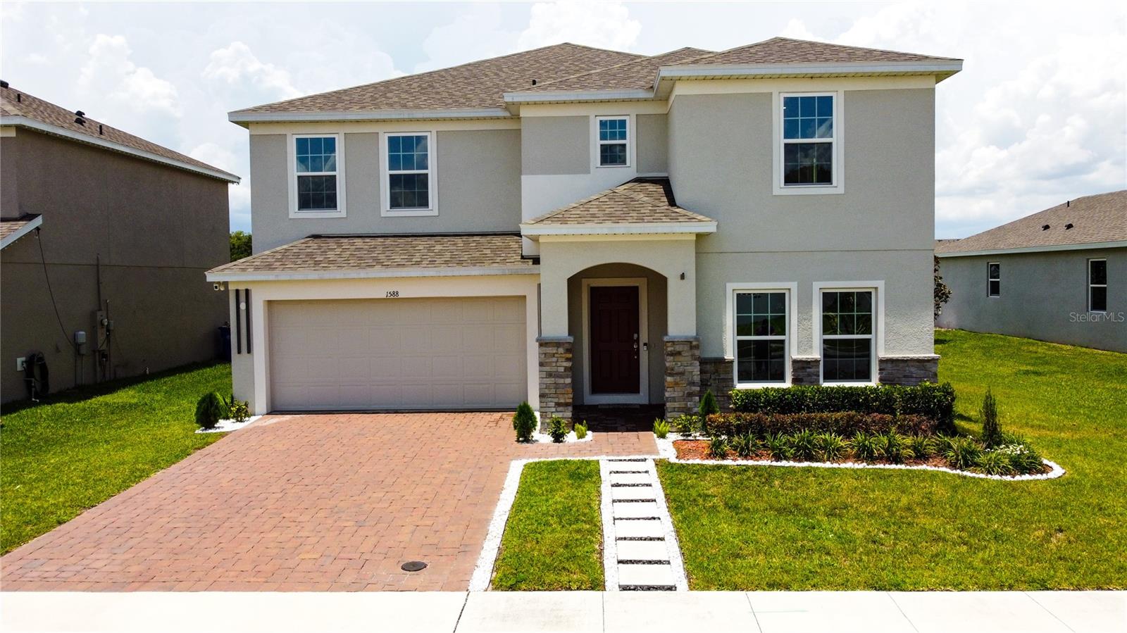 1588 SKY LAKES DRIVE