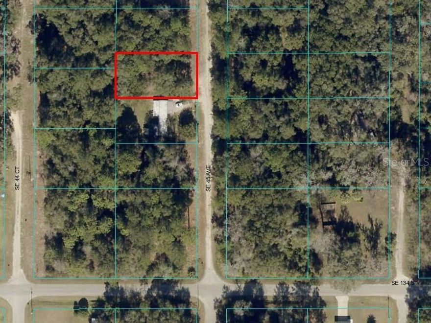 Great lot in Belleview Heights Estates! This property is .23 acres and is 75x136. Zoned R-1 for site built homes only. Don't wait, go take a look today!