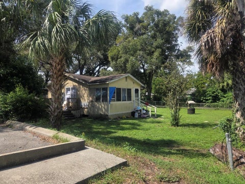 Photo of 10507 Main Street, Thonotosassa, FL 33592 (MLS # TB8547699)