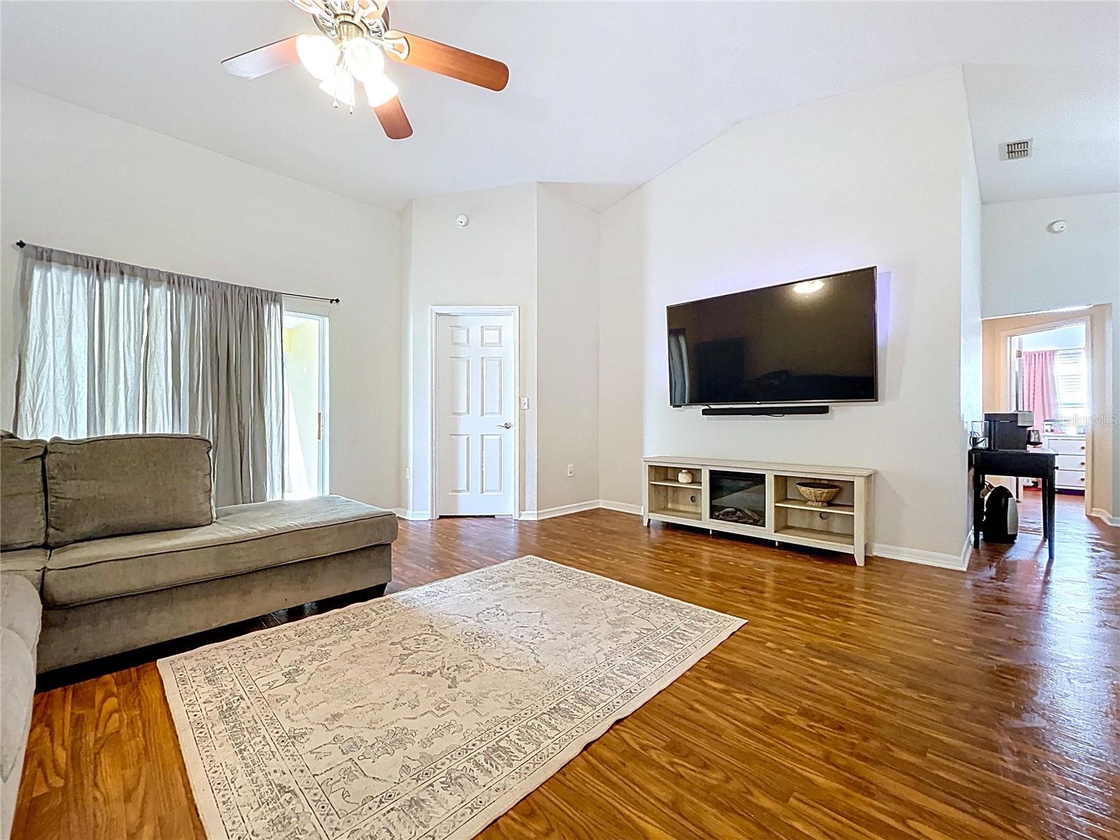 TOWNE PARK ESTATES - Residential