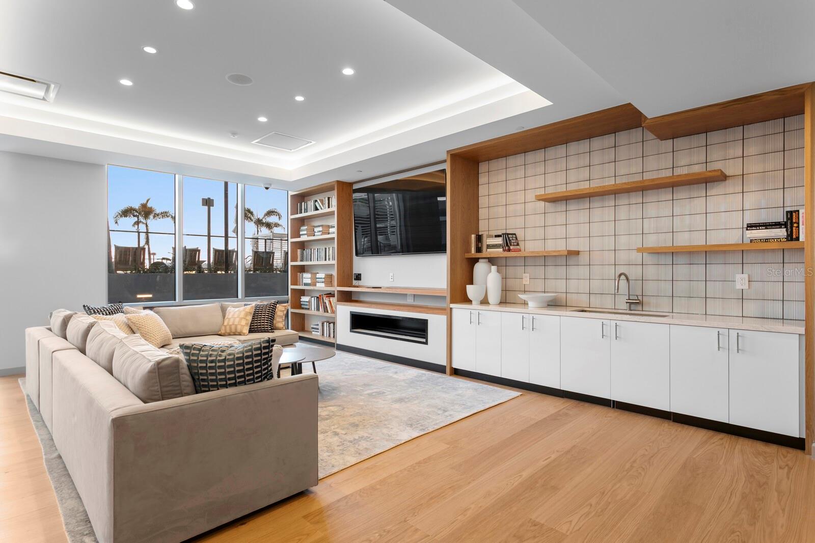 400 CENTRAL - Residential