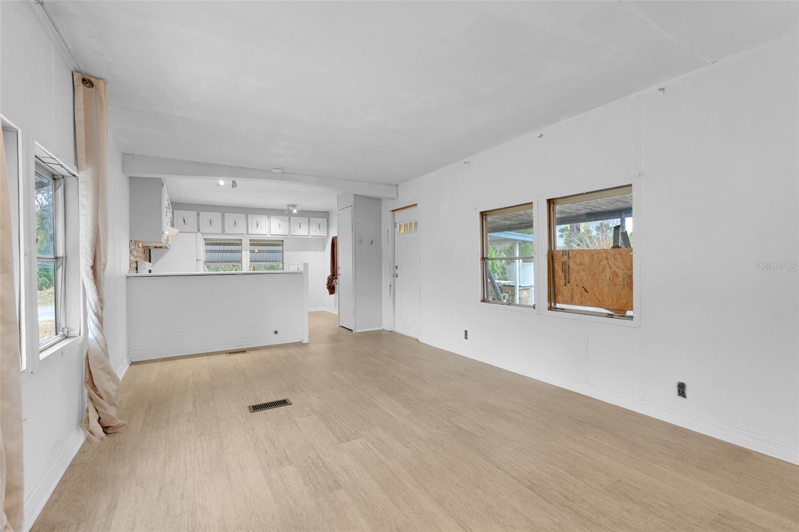 WISCONSIN MICHIGAN SHORES - Residential