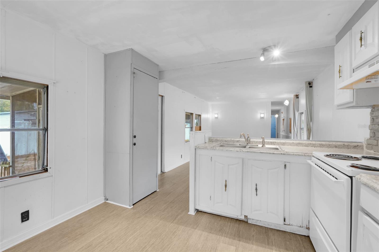 WISCONSIN MICHIGAN SHORES - Residential