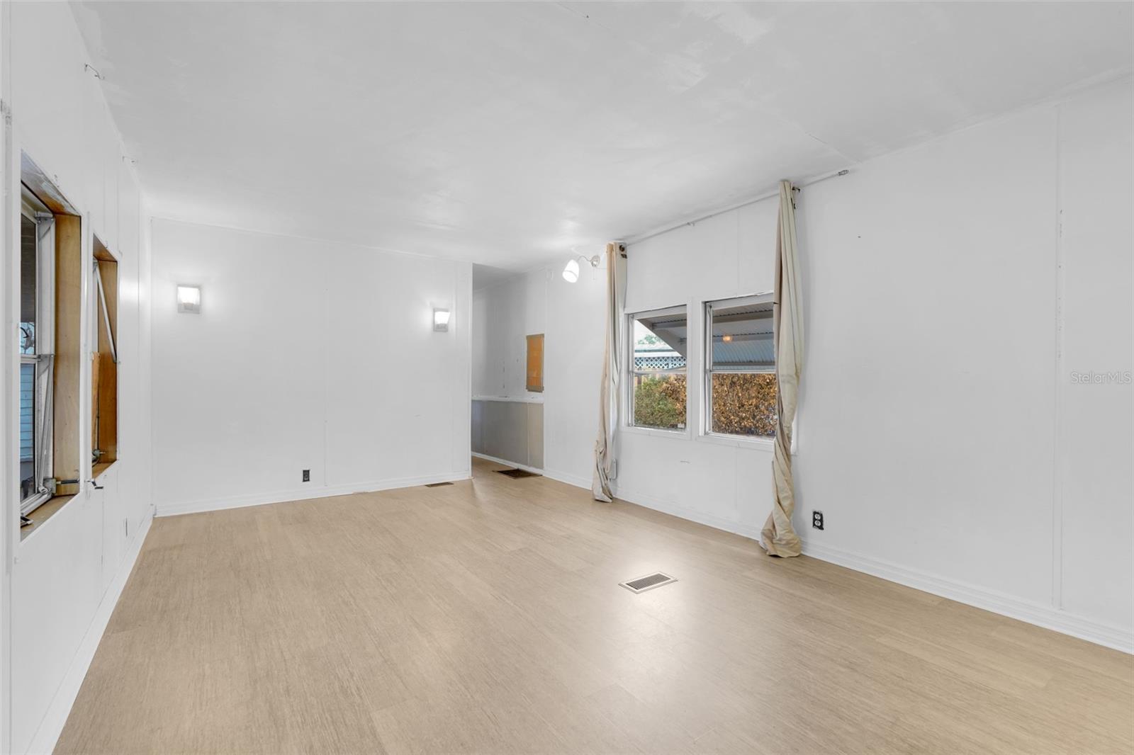 WISCONSIN MICHIGAN SHORES - Residential