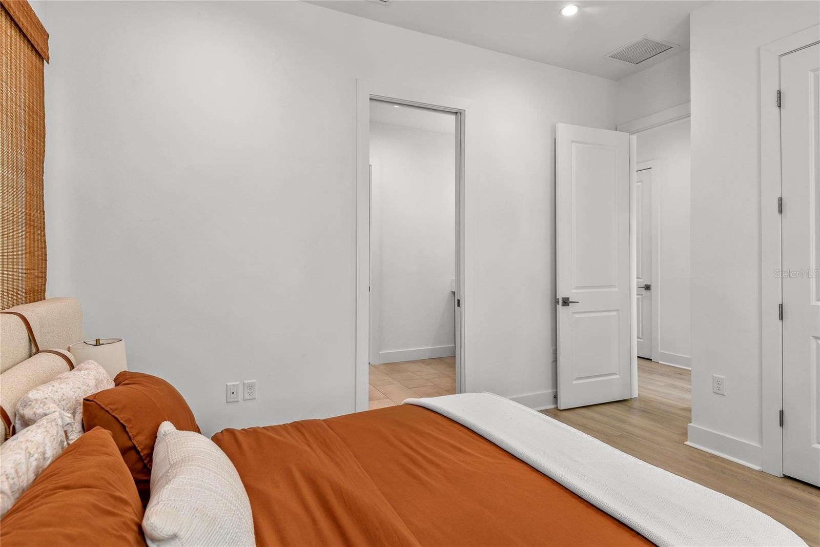 VILASA TWNHMS - Residential