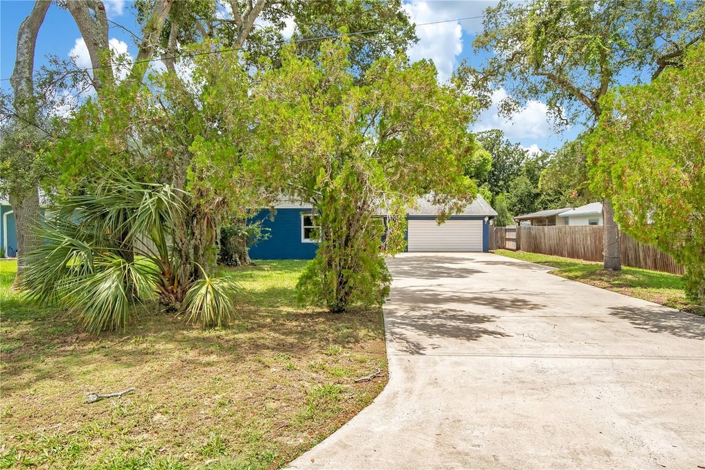 Photo of 236 Mcintosh Road, Ormond Beach, FL 32174 (MLS # V4950249)