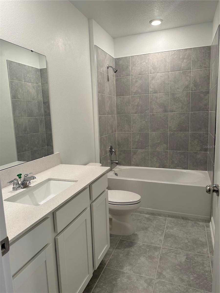 CASCADES PH 1A & 1B - Residential Lease