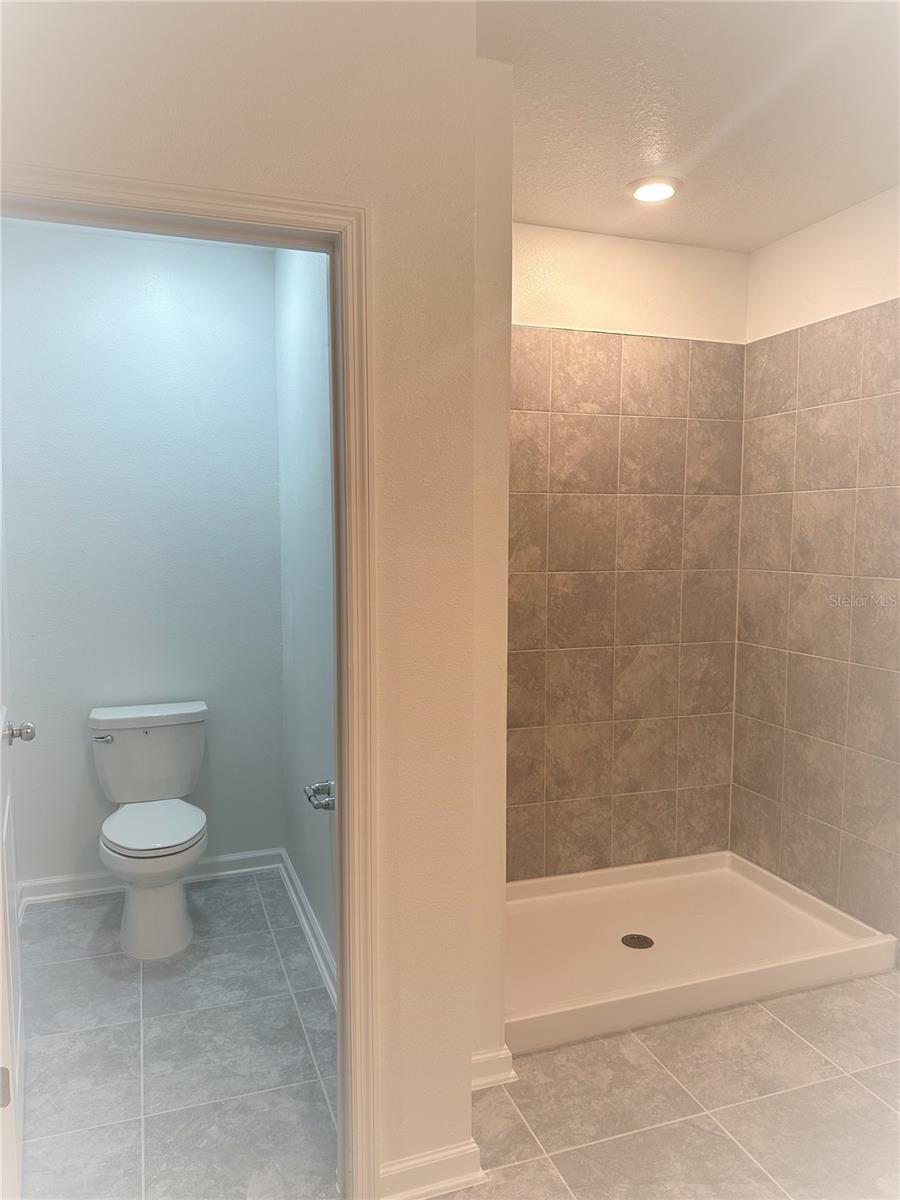 CASCADES PH 1A & 1B - Residential Lease