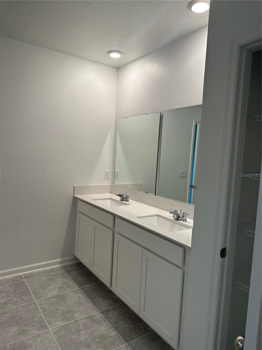 CASCADES PH 1A & 1B - Residential Lease