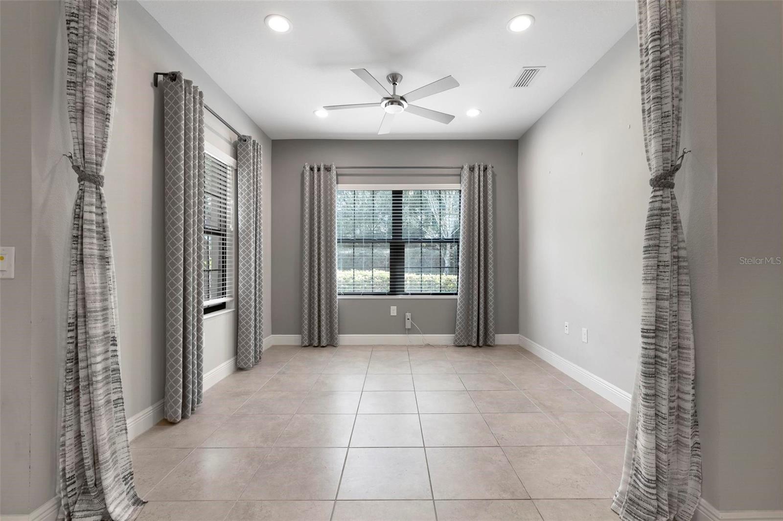 VILLAGES/MILANO - Residential Lease