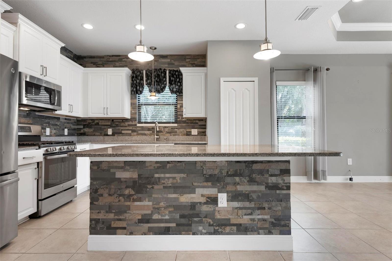 VILLAGES/MILANO - Residential Lease