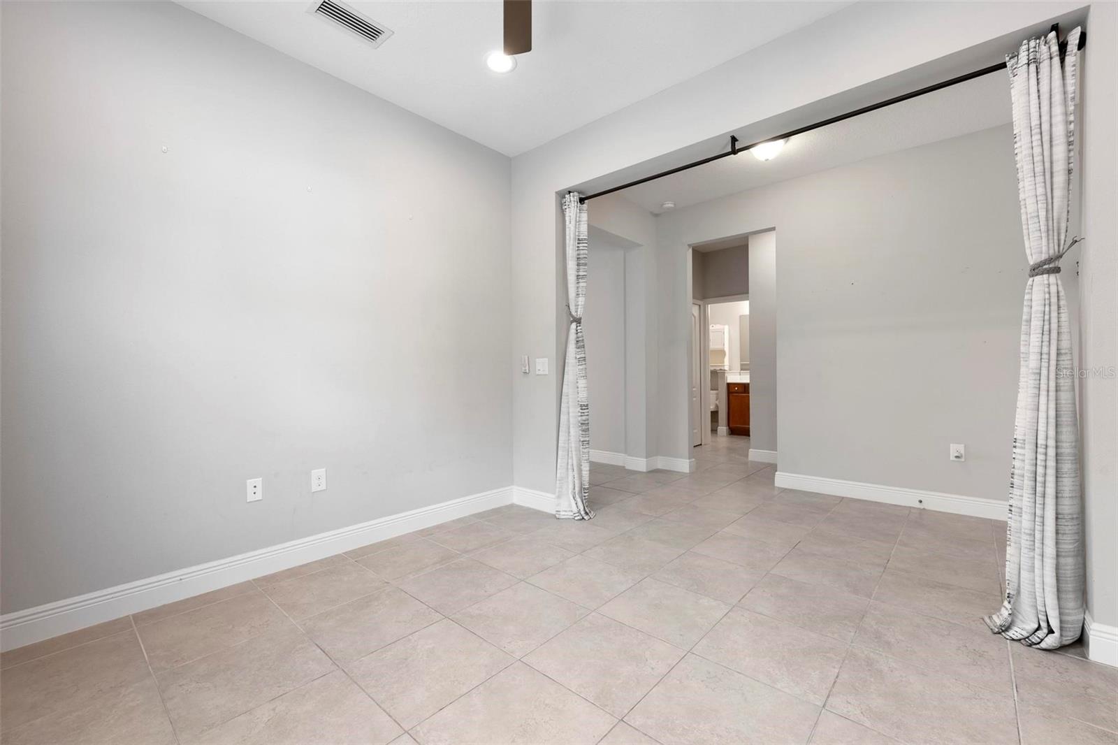 VILLAGES/MILANO - Residential Lease