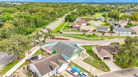 A home in WINTER HAVEN