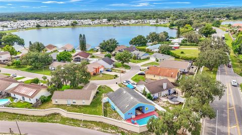 A home in WINTER HAVEN