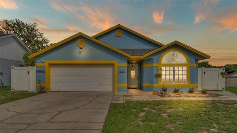 A home in WINTER HAVEN