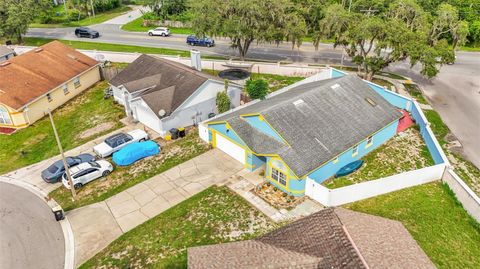 A home in WINTER HAVEN