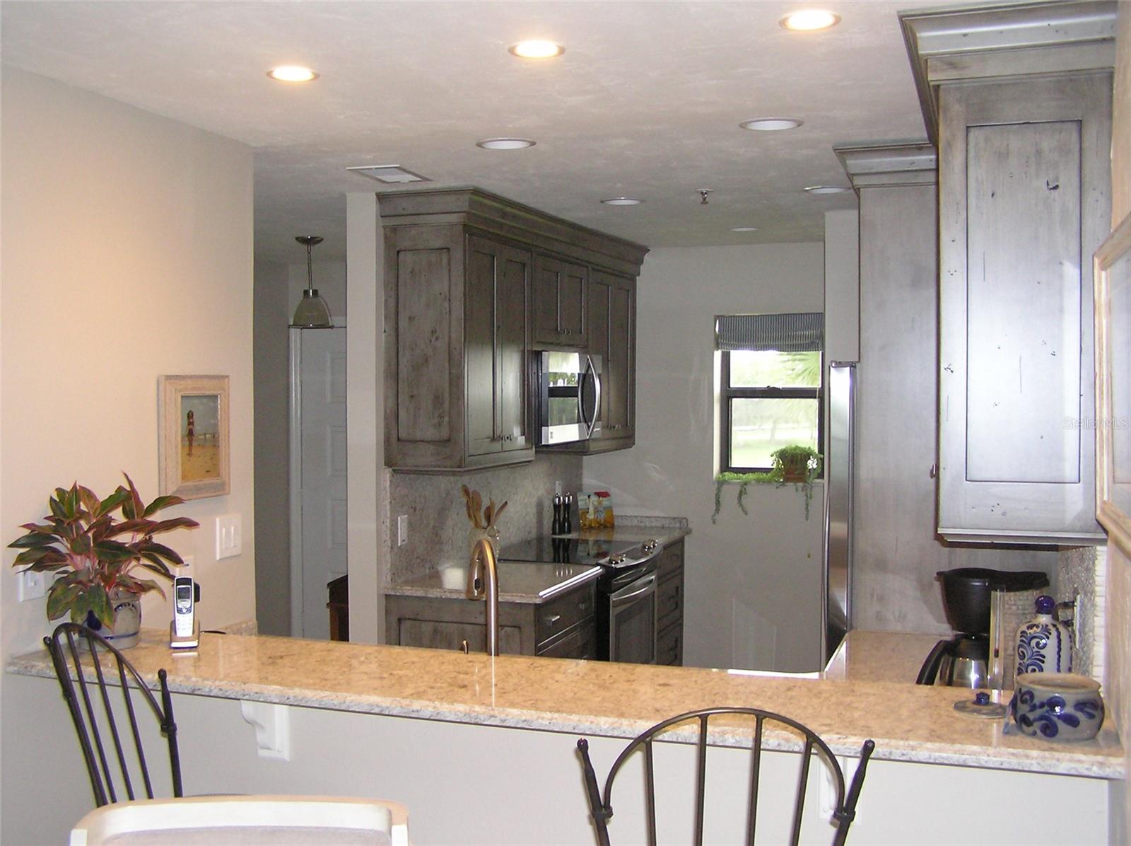 462 BOUCHELLE DRIVE 201