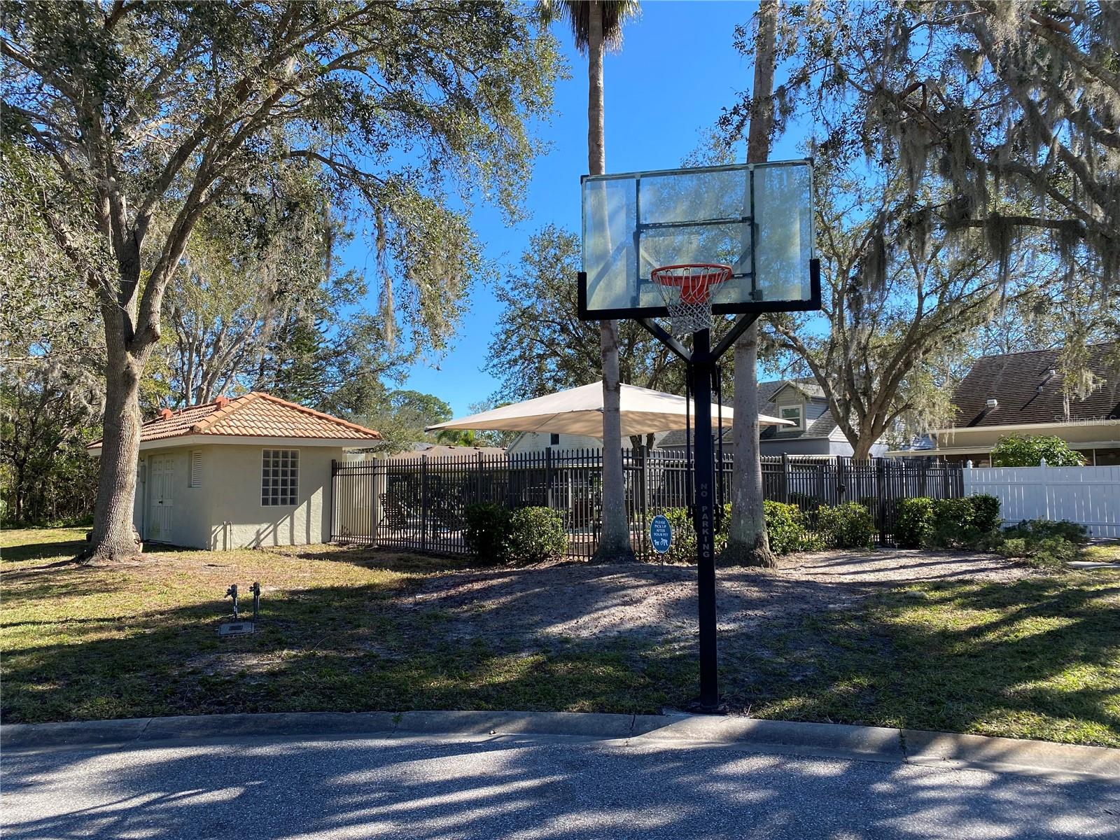MAPLE HAMMOCK - Residential Lease