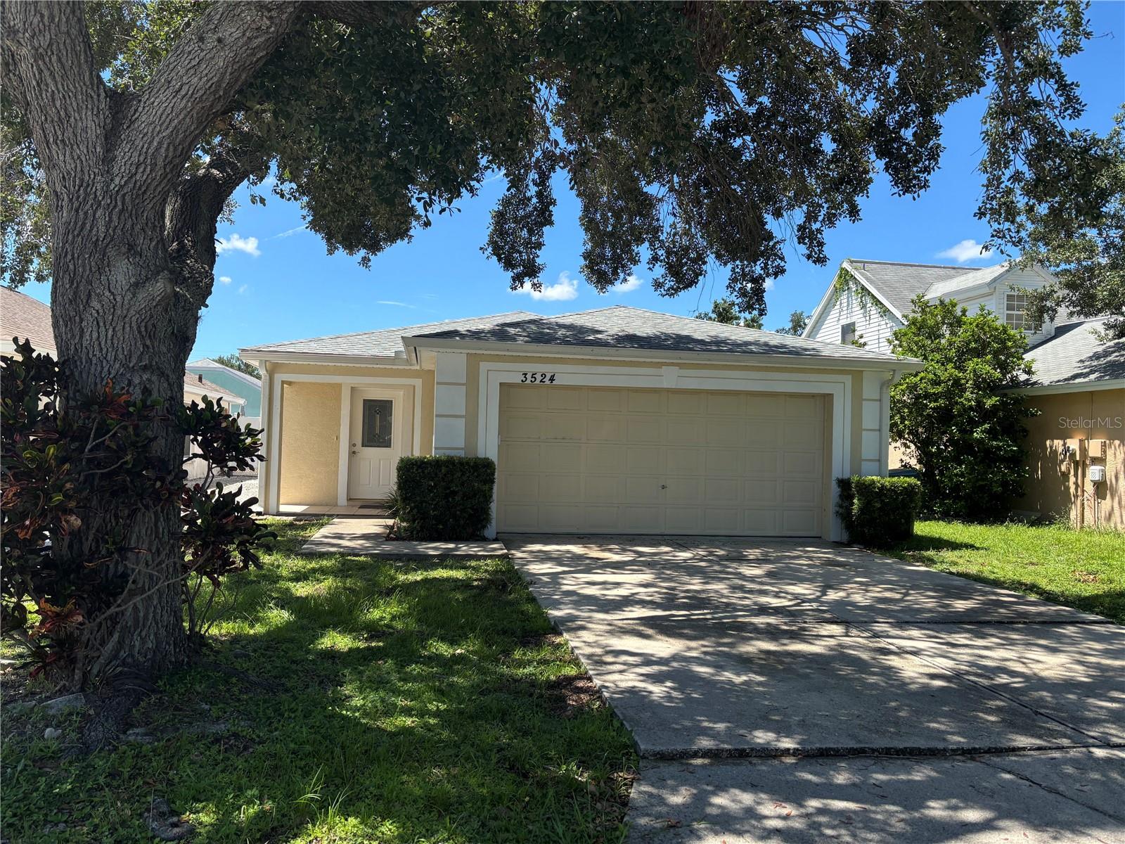 Maple Hammock community, 3 bedroom 2 bath single family home on a quite street that dead ends into a cul de sac. Open living, dinning combo with all tile floors with wood flooring in the bedrooms. All bedrooms closets have built in features and split bedroom plan. Kitchen views out onto open patio with fenced yard. This community offers a great heated pool area with shaded sitting areas and rec basketball hoops to enjoy.
