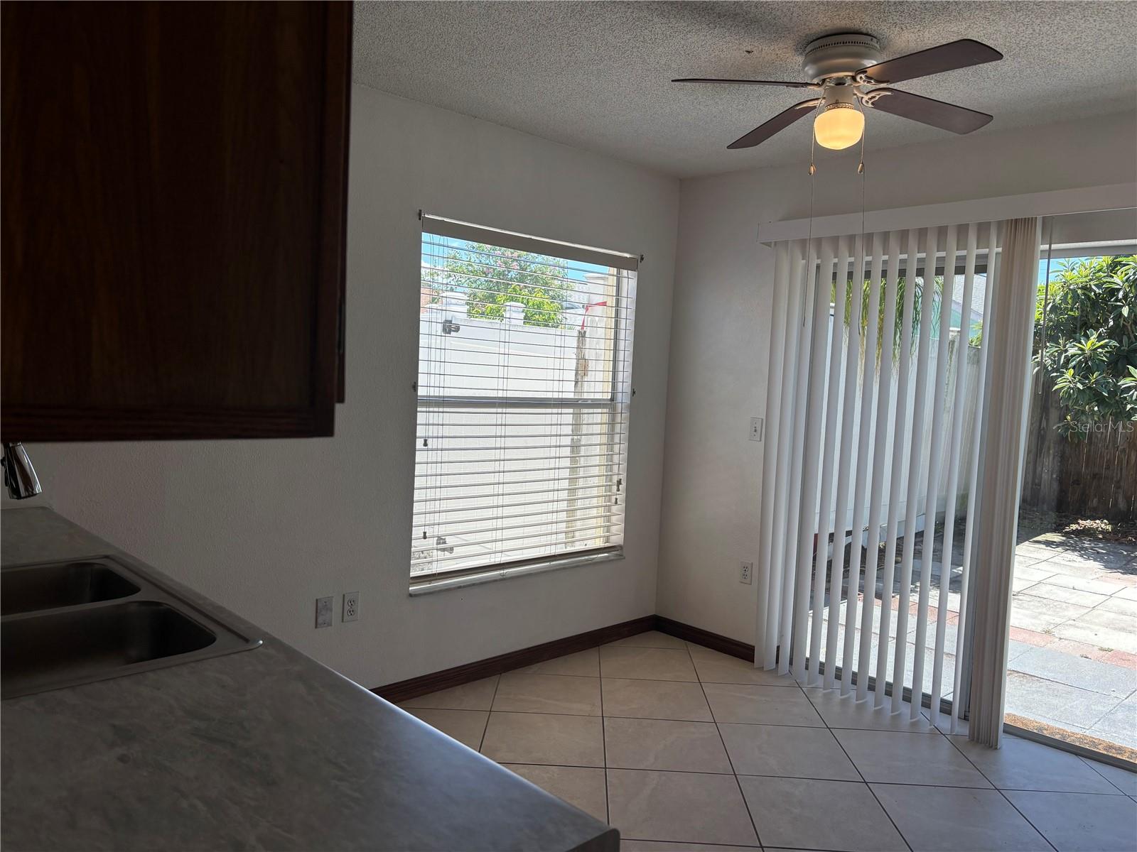 MAPLE HAMMOCK - Residential Lease
