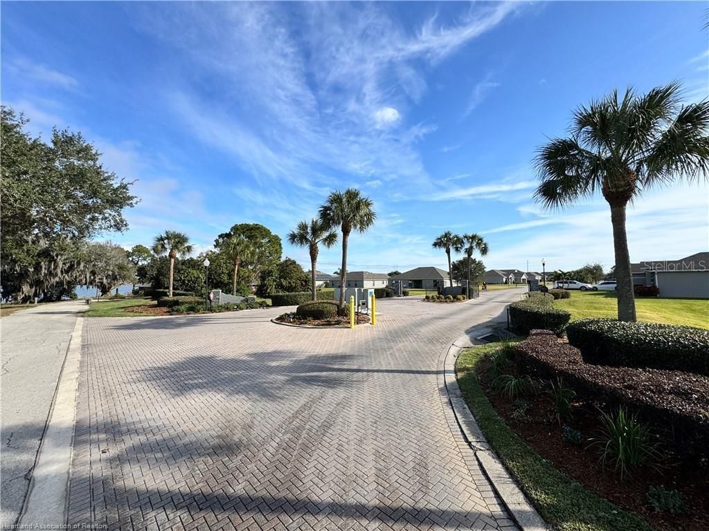 Photo of 298 County Road 17a W, Avon Park, FL 33825 (MLS # L4959630)