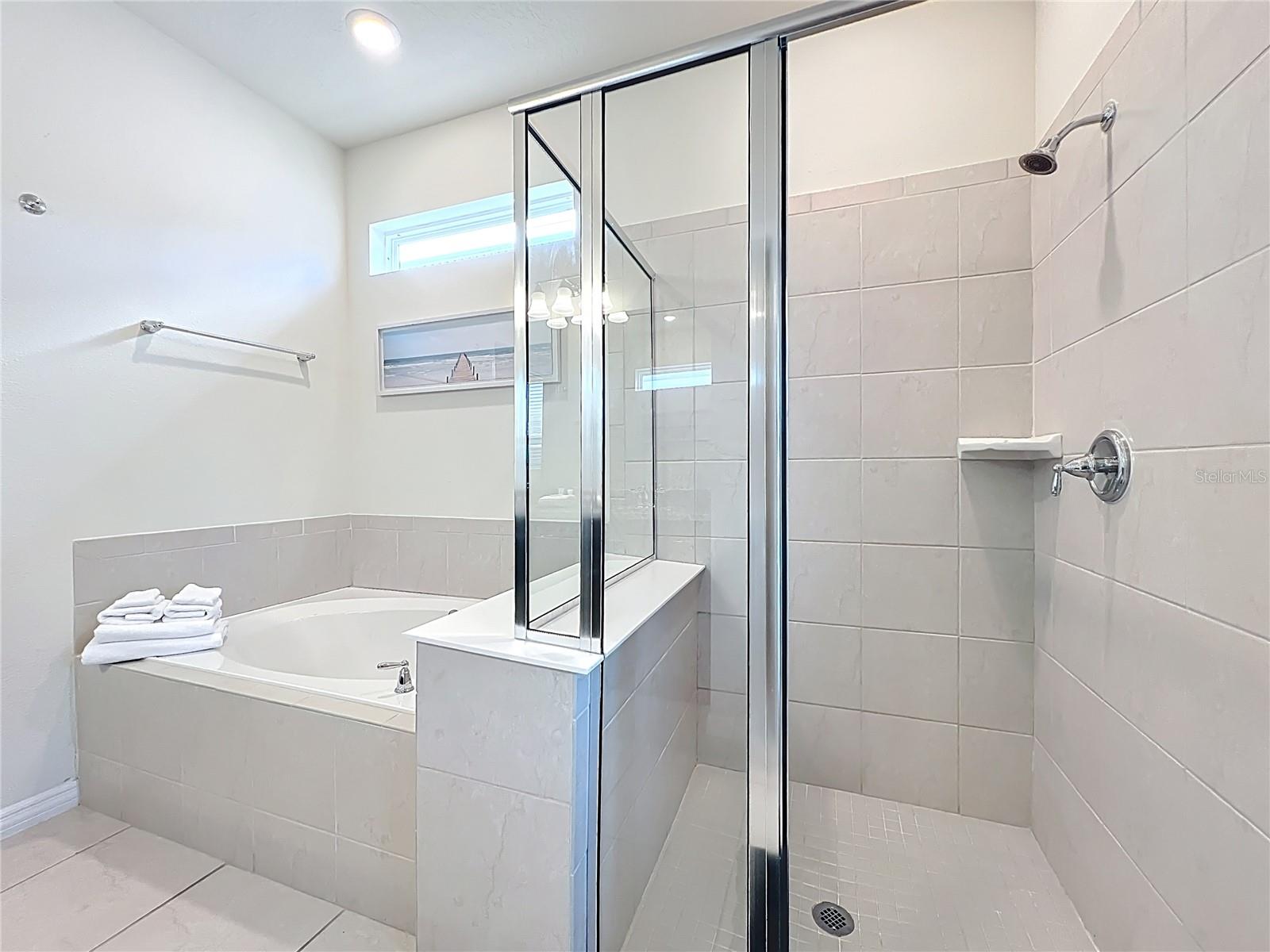 WINDSOR ISLAND RESIDENCE PH 2A - Residential