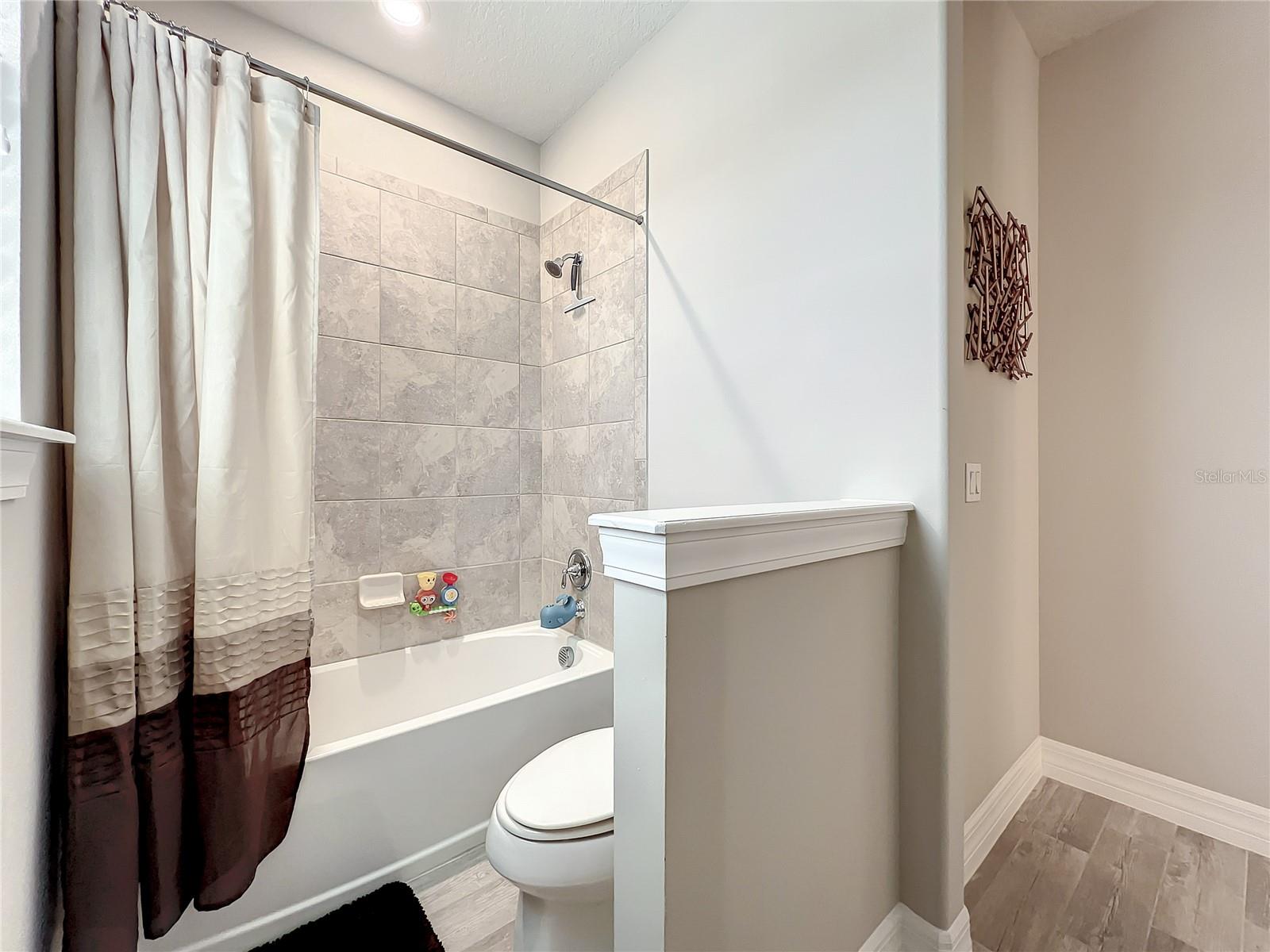 LAKE EMMA SOUND - Residential